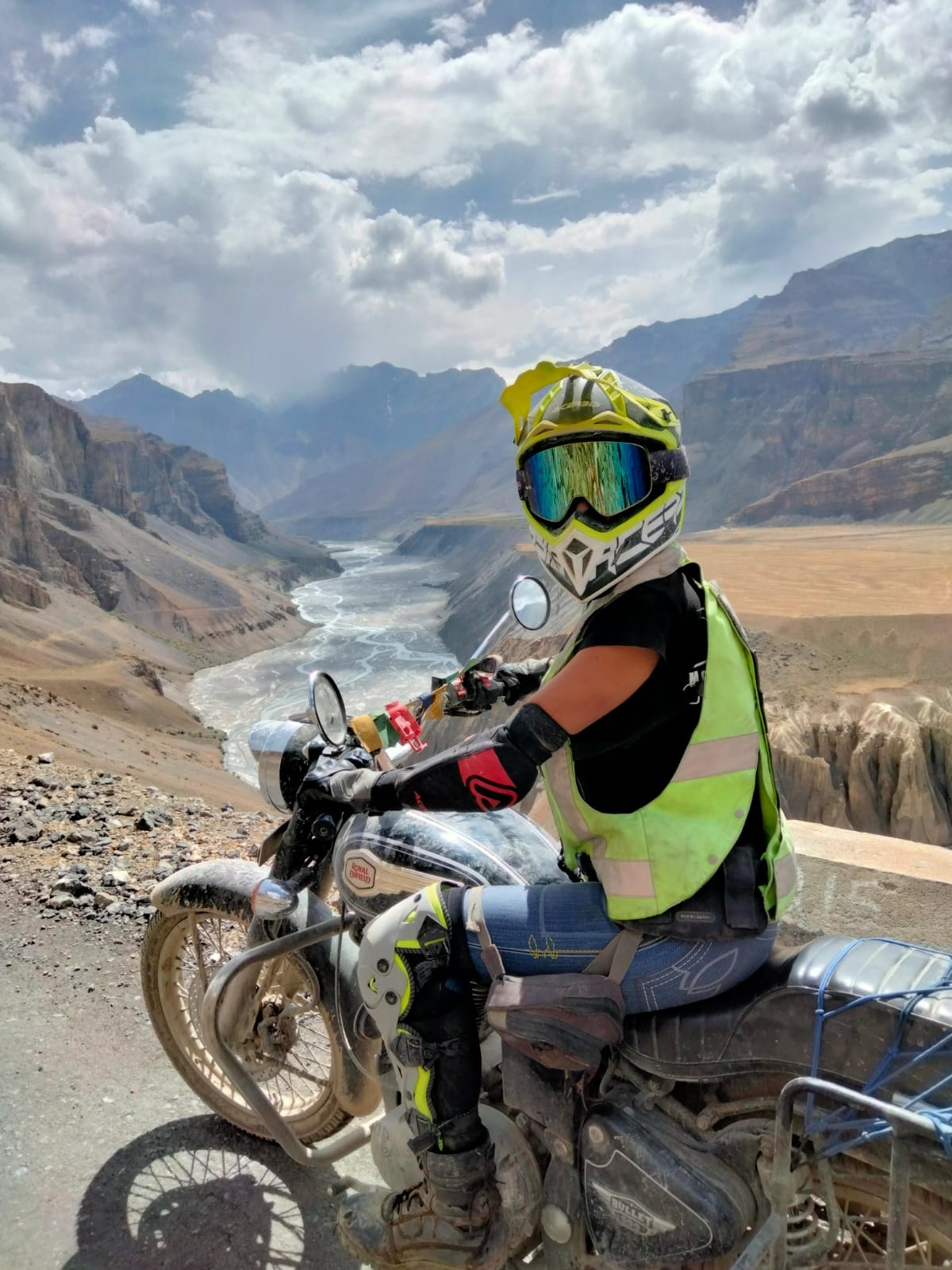 En este momento estás viendo Himalaya en Moto, Motorbeach te lleva a las carreteras mas altas del mundo !!!