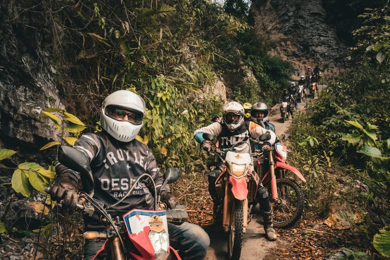 Lee más sobre el artículo Convivencia en viajes en moto: disfruta sin estrés
