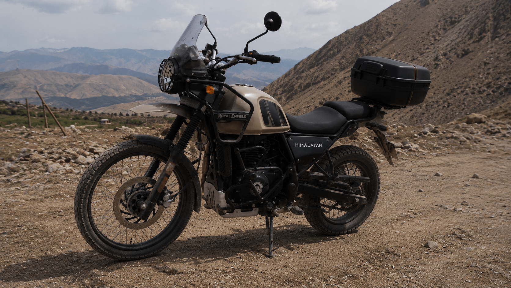Royal Enfield Himalayan 410cc preparada para aventura